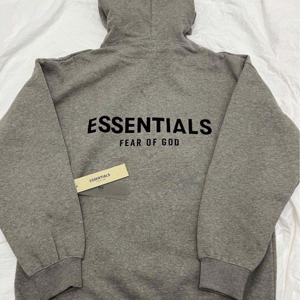 Brand new essentials hoodie comes with dust bag - Picture 2 of 4